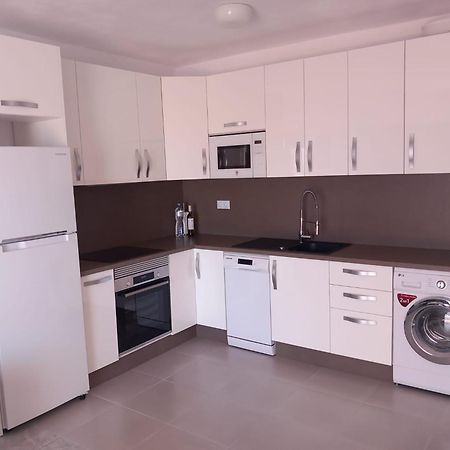ארונה Victoria Court 2- Lovely Apartment 25 מראה חיצוני תמונה