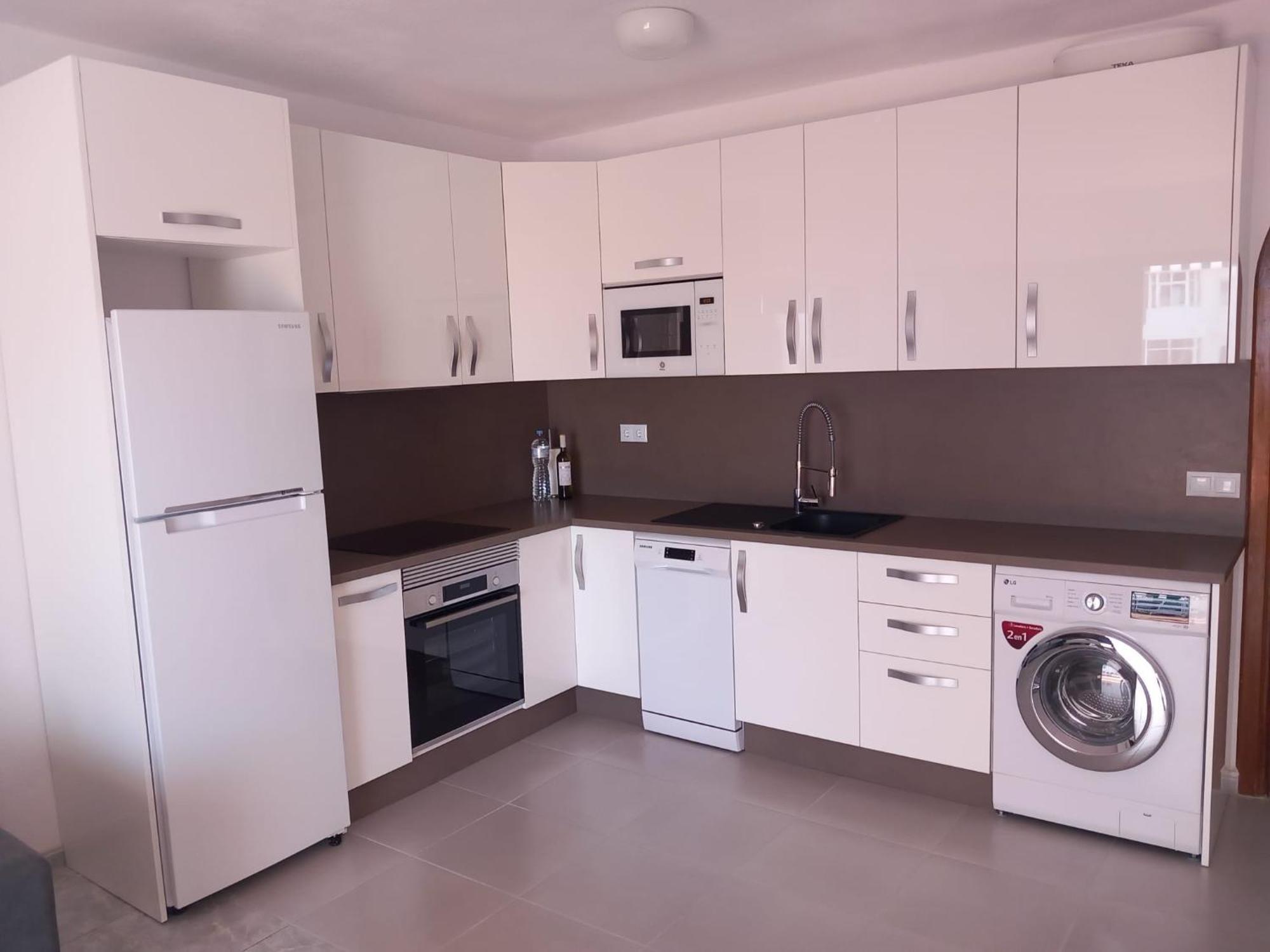 ארונה Victoria Court 2- Lovely Apartment 25 מראה חיצוני תמונה